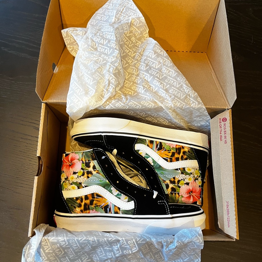 Vans Women's tropical animal Sk8-Hi